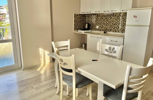 Kadnlar Denizi Mahallesi Apartment | Silver Tower Family Apart Otel