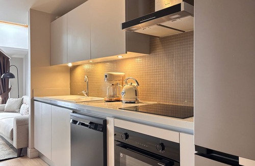 Karakoy Apartment | Skylit penthouse & terrace near Galataport