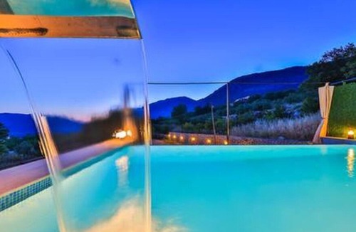 Kas House | Sleeps 4, Luxury Spacious Villa - AWZ 279