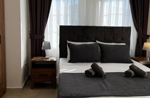 Alanya Villa | Sleeps 6, Villa with Shared Pool - AWZ 257