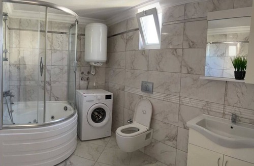 Alanya Villa | Sleeps 6, Villa with Shared Pool - AWZ 257