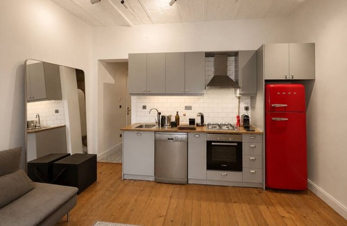 Tophane Apartment | Soothing 1-bedroom apartment in vibrant Istanbul Beyoglu district