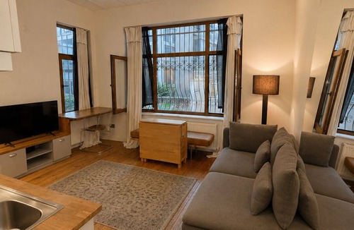 Tophane Apartment | Soothing 1-bedroom apartment in vibrant Istanbul Beyoglu district