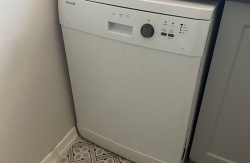 Moda Apartment | Spacious 3-bedroom apartment with WiFi, AC in wonderful Kadıköy Istanbul