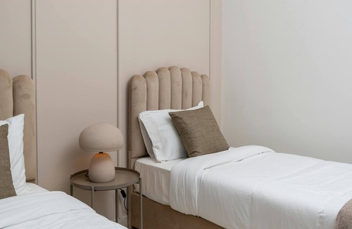 Aksaray Apartment | Spacious 5-bedroom hotel suites in terrific Istanbul with WiFi, AC