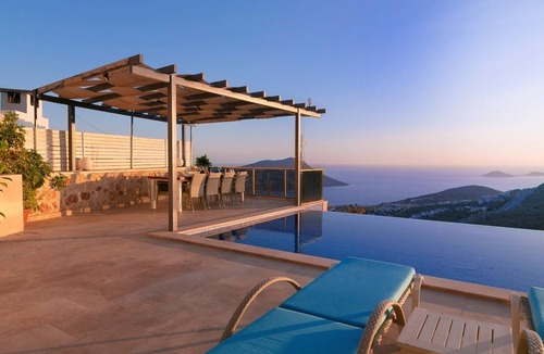 Kalkan Villa | Spacious 6 bedroom villa - Incredible panoramic views