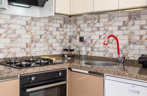 Camlık Mahallesi Apartment | Spacious and Furnished Flat Next to Beach in Didim