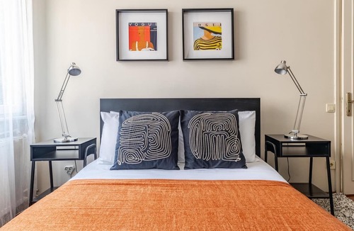 Caddebostan Mahallesi Apartment | Spacious Flat w Balcony 3 min to Bagdat Ave