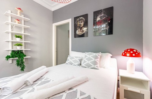 Goztepe Apartment | Spacious Flat with Balcony on Bagdat Street