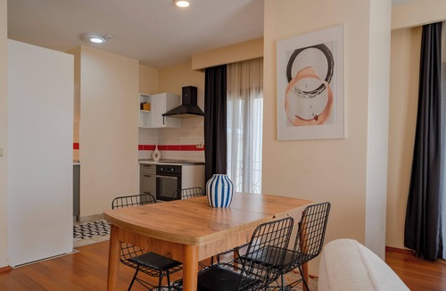 Karakoy Apartment | Spacious One-Bedroom Apartment with Bosphorus View