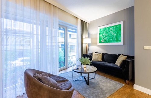 Kabatas Apartment | Splendid Flat with Excellent Location in Beyoglu