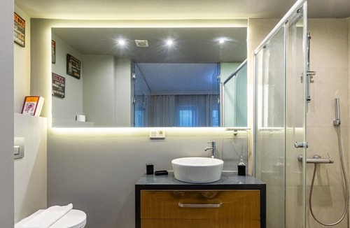 Kabatas Apartment | Splendid Flat with Excellent Location in Beyoglu