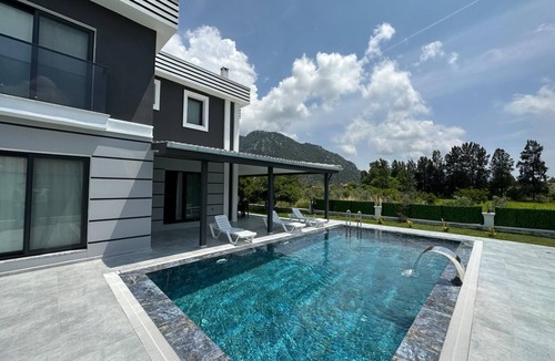 Dalyan Villa | Star villa 1 Spacious 4-bedroom villa in adorable Dalyan with AC