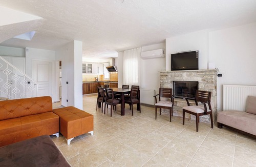 Yavansu Mahallesi Villa | Stone Villa Near Long Beach & Kusadasi Mall with Big Front Yard