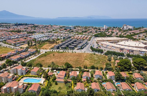 Yavansu Mahallesi Villa | Stone Villa Near Long Beach & Kusadasi Mall with Big Front Yard