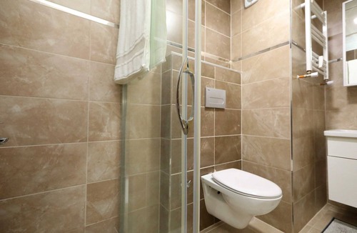 Pendik Apartment | Studio Flat with Shared Pool near Sabiha Gokcen