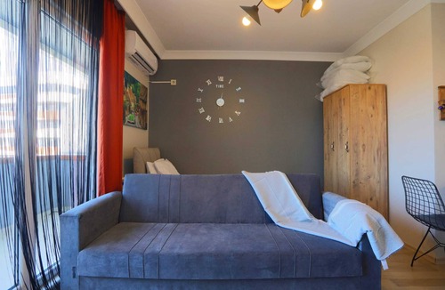 Pendik Apartment | Studio Flat with Shared Pool near Sabiha Gokcen