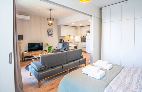 Mahmutbey Apartment | Stylish 1-Bedroom Apt- Experience City's Pulse