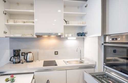 Mahmutbey Apartment | Stylish 1-Bedroom Apt- Experience City's Pulse