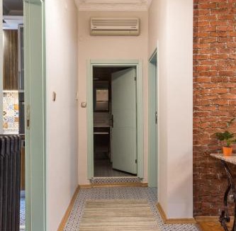 Kabatas Apartment | Stylish 1BR with Prime Location and Bold Design