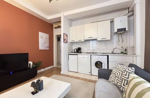 Cagaloglu Apartment | Stylish 2BR Flat Near Grand Bazaar & Eminönü