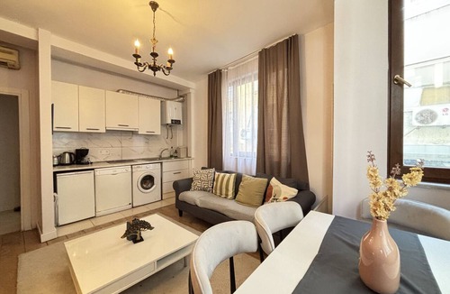 Cagaloglu Apartment | Stylish 2BR Flat Near Grand Bazaar & Eminönü
