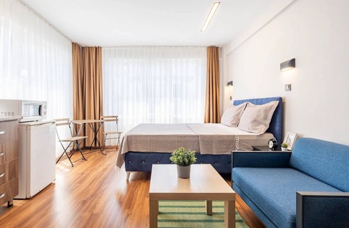 Old City Apartment | Stylish 3rd-Floor Studio - Fully Equipped - Fast WiFi & AC