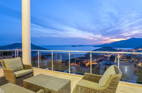 Kalkan Villa | Stylish 5 bedroom villa with infinity pool and games room, perfect for families