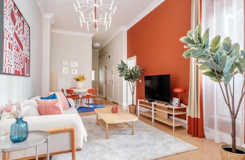Tophane Apartment | Stylish Balcony Suite Near Taksim