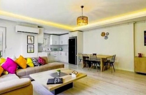 Konyaalti Condo | T Square - Duplex Apartment Retreat in the Turkish Riviera