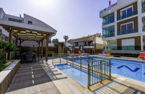 Konyaalti Condo | T Square - Duplex Apartment Retreat in the Turkish Riviera
