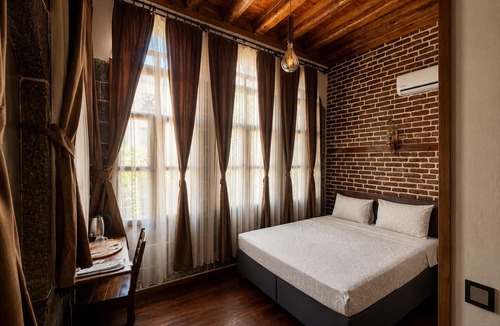 Sur Hostel | Taş Avlu Konaklama