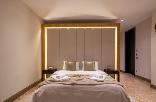 Yalikavak House | The 5-star residential retreat of 3 opulent villas / Private pools & Gardens