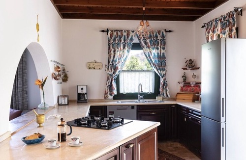 Yesiluzumlu Villa | The Regency Cottage - Two Bedroom Villa, Sleeps 4