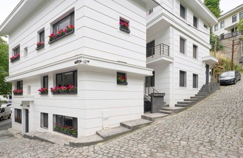 Bebek Apartment | This apartment is a 1 bedroom(s), 1 bathrooms, located in Beşiktaş, İstanbul.