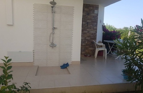 Cenger Villa | Triblex Villa I Private Beach I Walking Distance to the Sea 300 meters