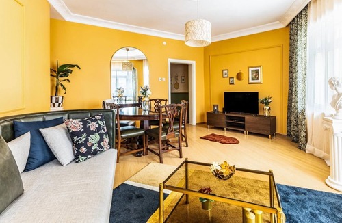 Tophane Apartment | Unique Flat w Balcony 5 min to Istiklal Street