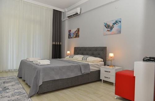 Kadriye Villa | VİLLA ALP'S TRİPLEX LAGOON HAVUZ OLANAĞI SUNAN
