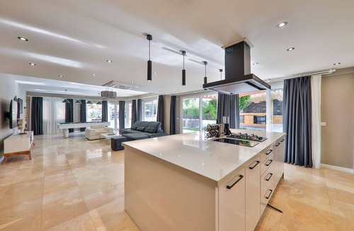 Hisaronu House | Villa Babadag 5 Star Luxury Tropical Villa Wi-Fi BBQ Children-Pool