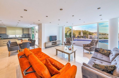 Kalkan Villa | Villa for 10 in central & quiet location, 10 min walk to the center, nice pool