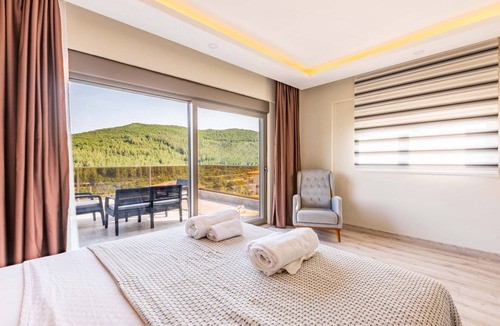 Kas Villa | Villa w Pool, BBQ, Garden 5 min to Phellos in Kas