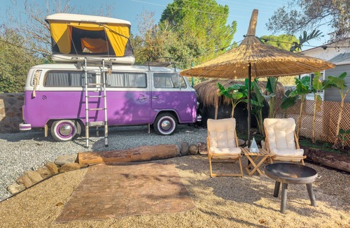 Derekoy House | VosVos : İkonik Bir Kaçış, Doğanın Kucağında Bir Karavan