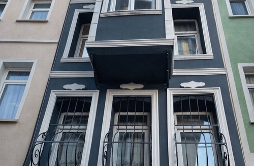 Taksim Apartment | White Lily
