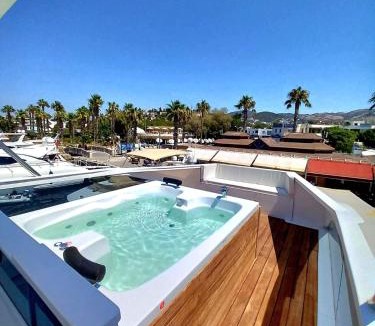 Yalikavak Boat Rental | Yalikavak Matilda Mega Yacth Hotel