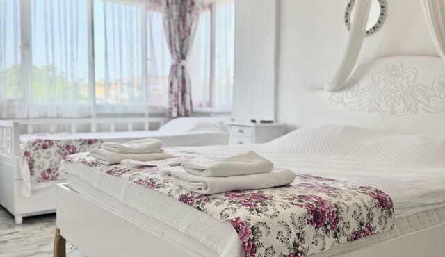 Aisem By Hire Alacati in Cesme