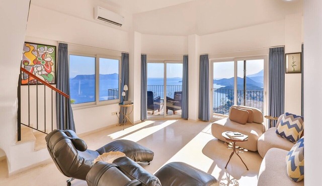 Ambassador Penthouse Kas with superb sea views and quiet luxury interiors.