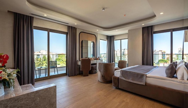 Awen Lara Hotel