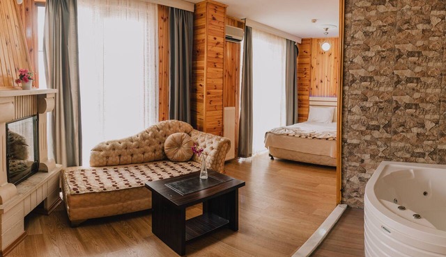 Ayisigi Hotel
