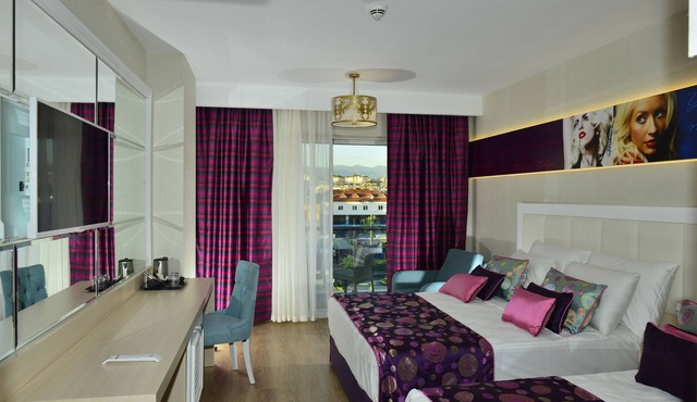 Azura Deluxe Resort & Spa Avsallar