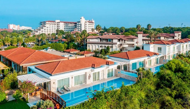 Bellis Deluxe Hotel & Heated for Winter Aqua Park